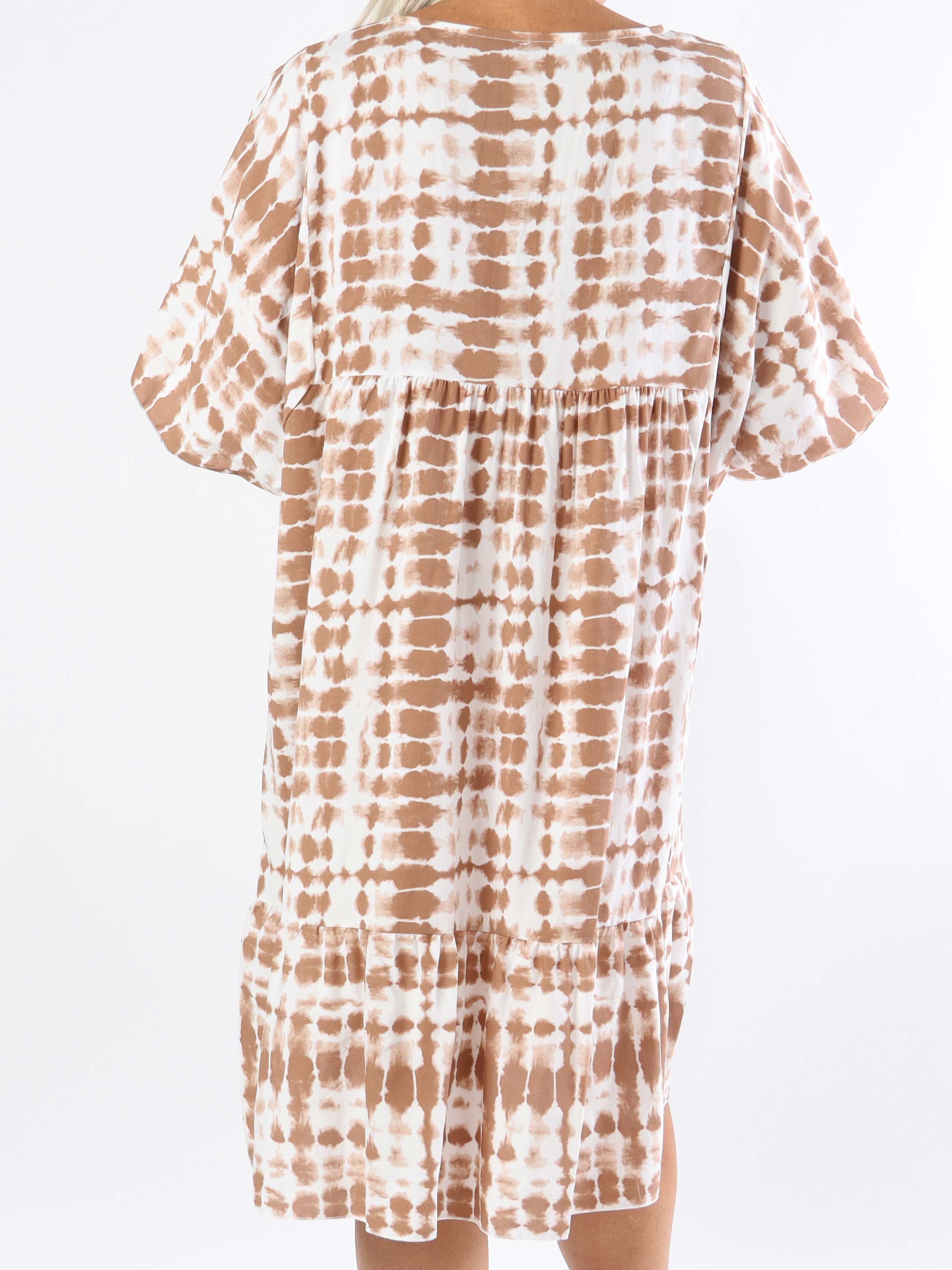 Lyon - Sød plus size kjole i viskose med batikmønster